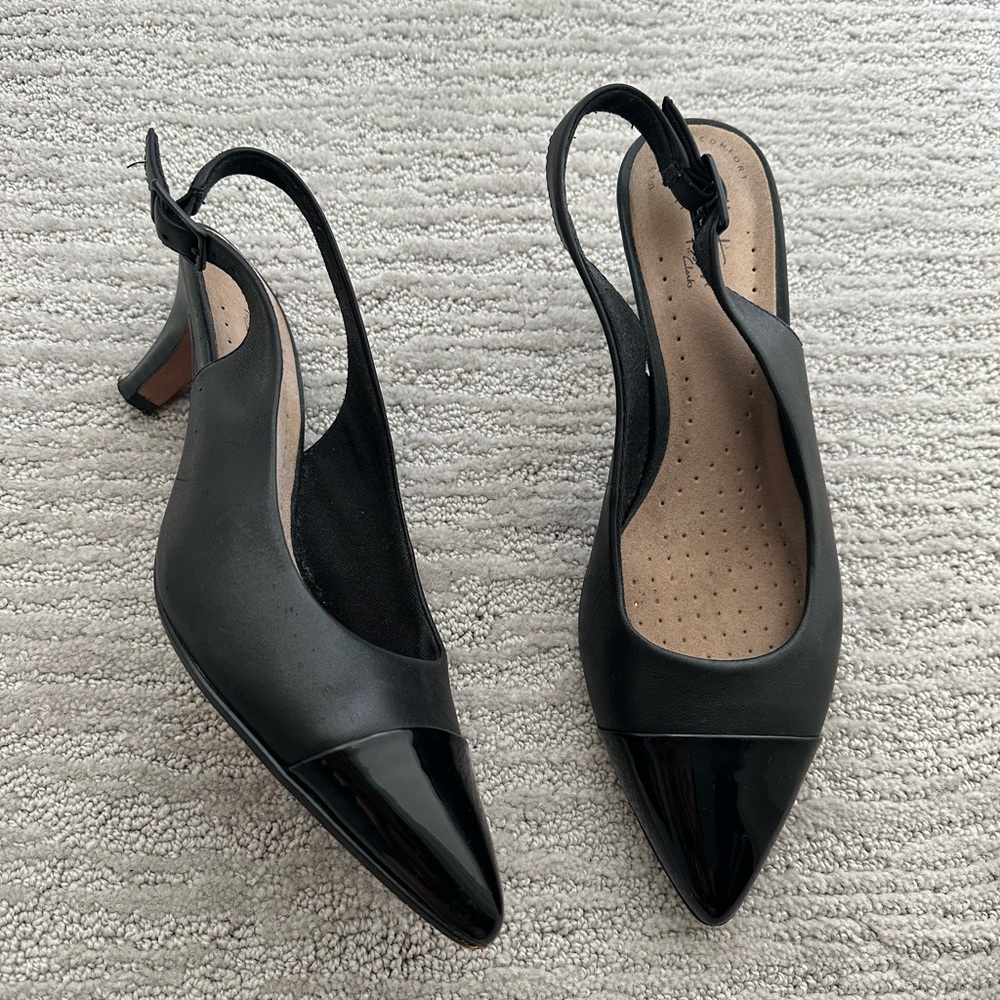 Clark’s kitten hill slingbacks